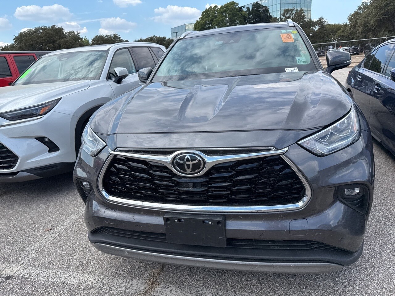 2022 Toyota Highlander Platinum photo 2