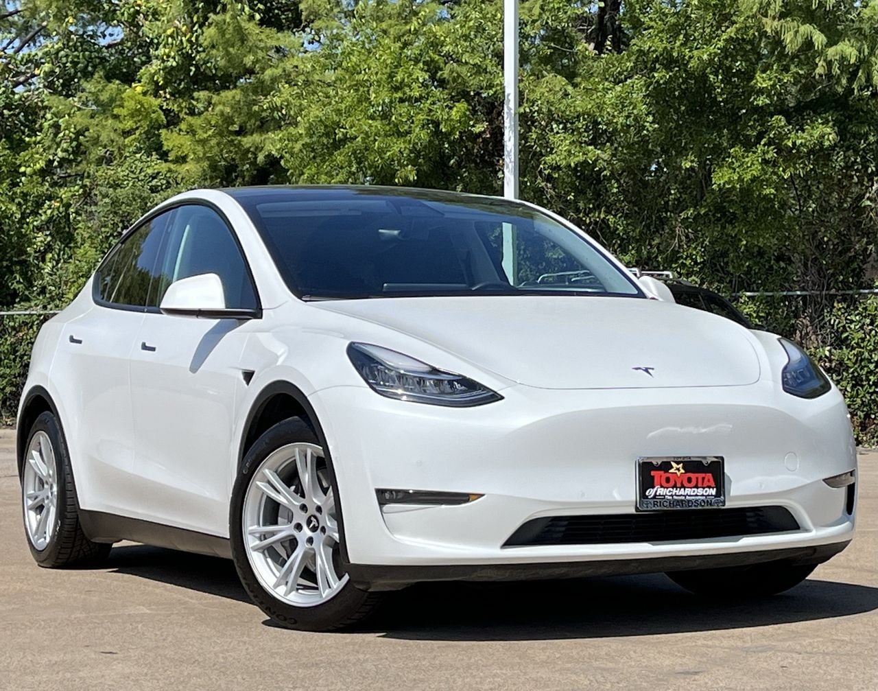Used 2021 Tesla Model Y Long Range with VIN 5YJYGDEEXMF208226 for sale in Richardson, TX