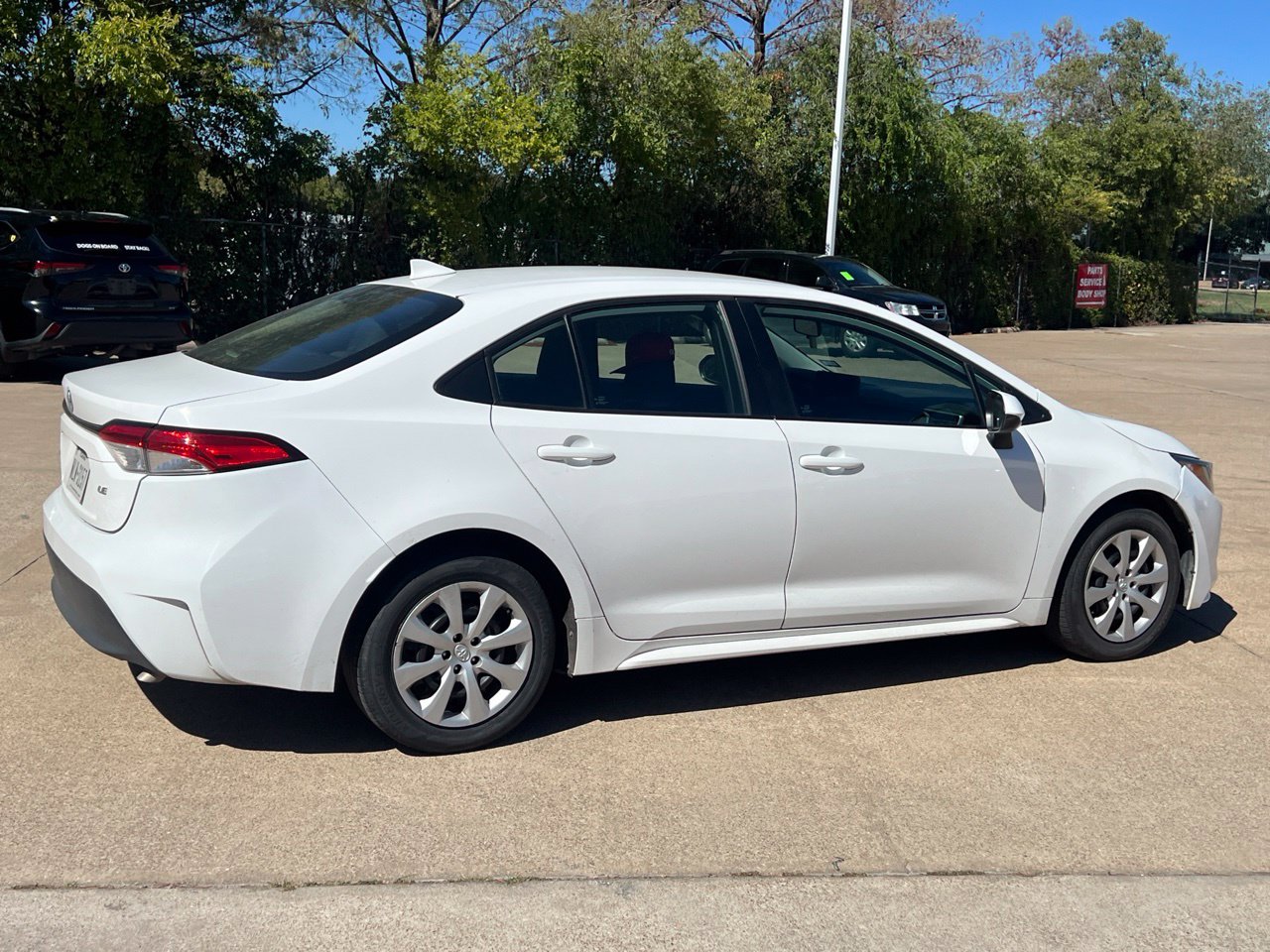 Used 2024 Toyota Corolla LE w/8-in Toyota Audio Multimedia System Sedan