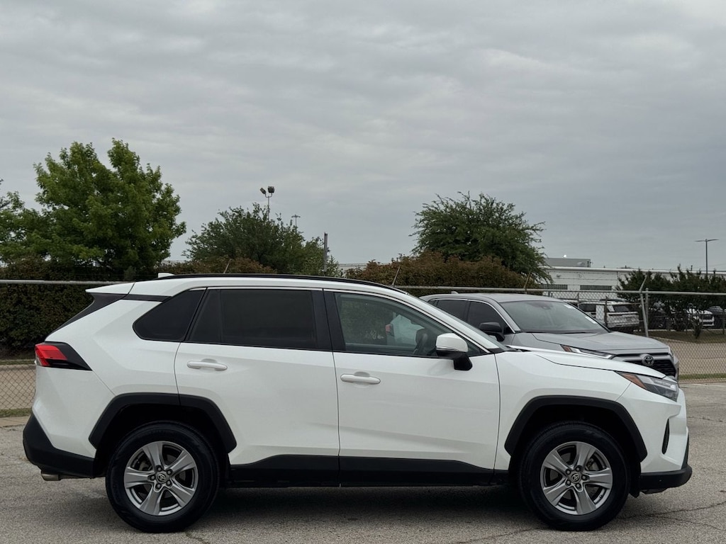 Used 2022 Toyota RAV4 XLE SUV