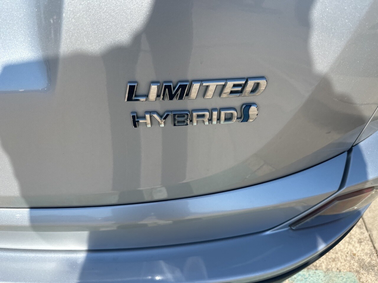 2016 Toyota RAV4 Limited photo 3