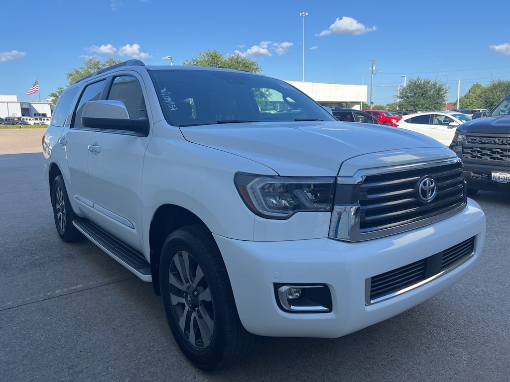 Used 2020 Toyota Sequoia Limited w/Second-row Captains Chairs/NAV SUV