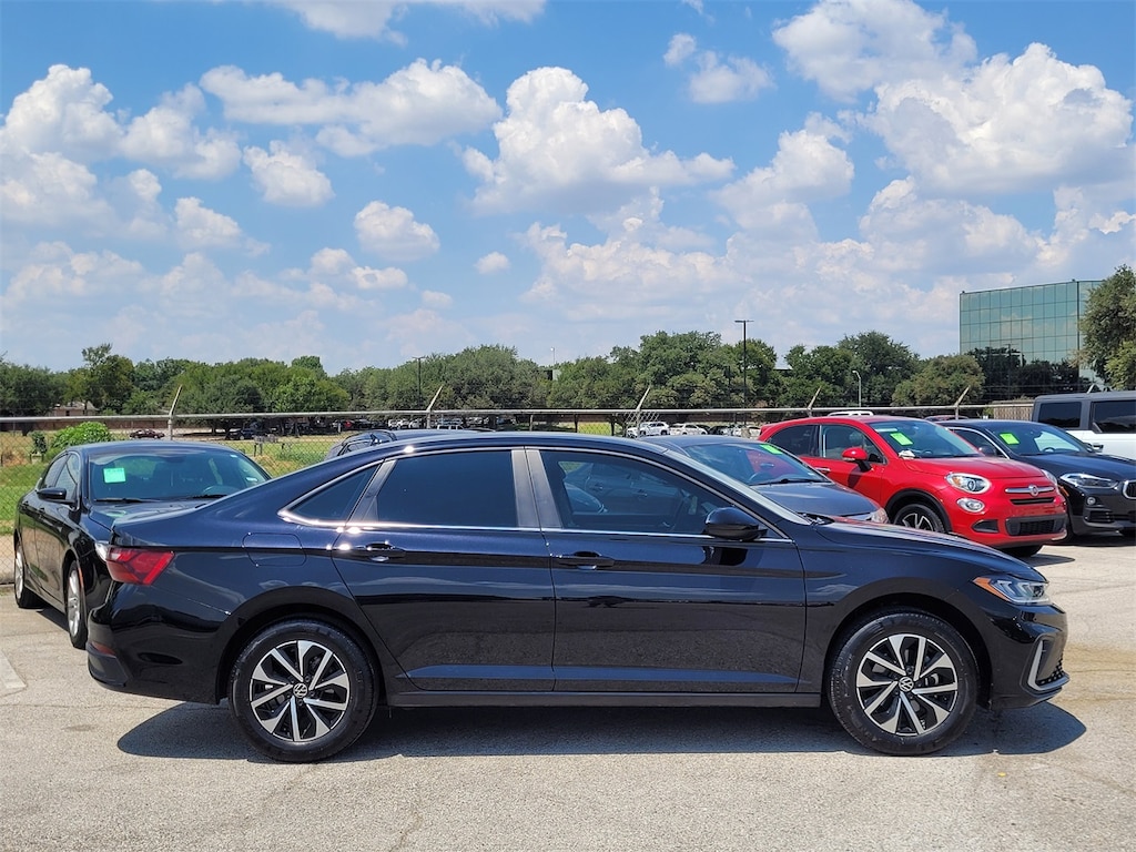 Used 2025 Volkswagen Jetta 1.5T S w/16-in 2-Tone Machined Alloy Sedan