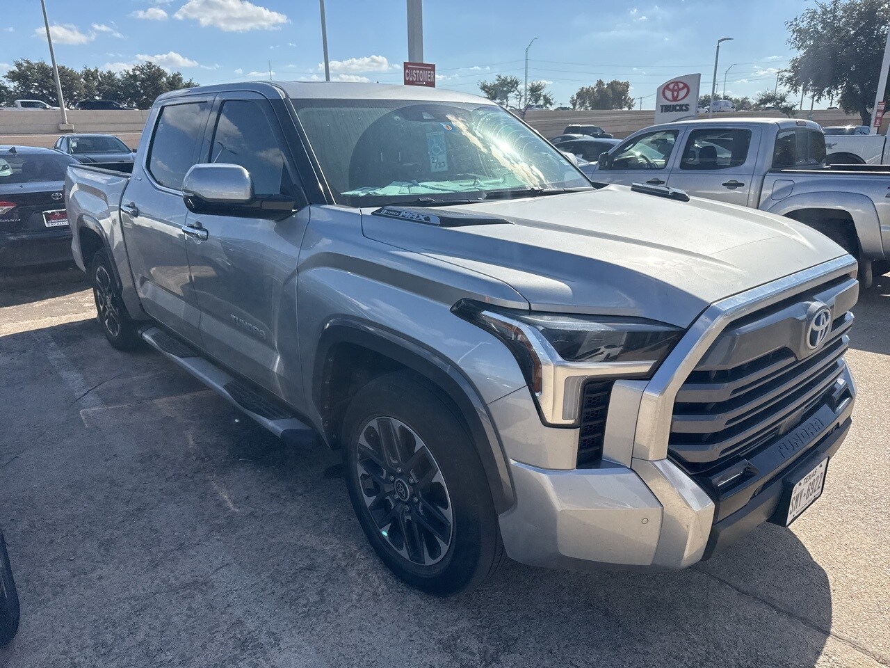 2023 Toyota Tundra Limited photo 2