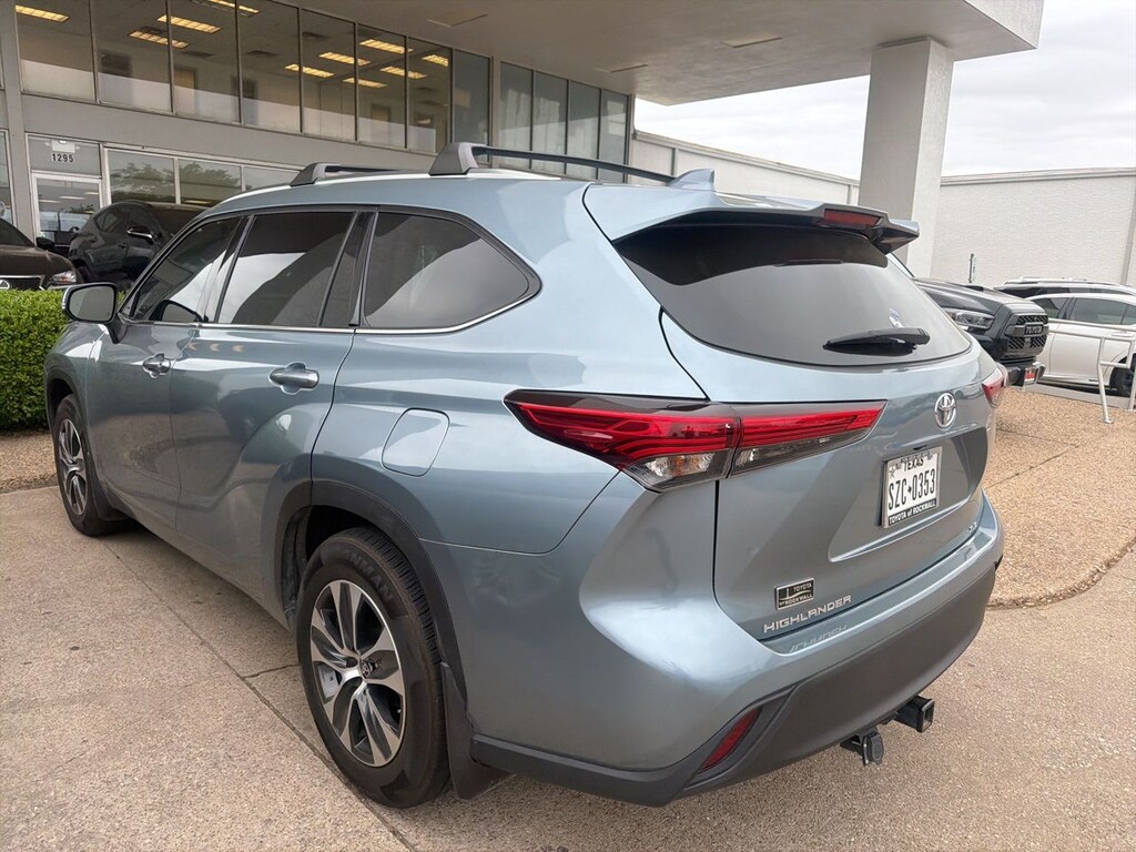 Used 2021 Toyota Highlander XLE SUV