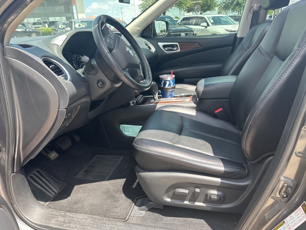 Used 2020 Nissan Pathfinder Platinum w/Navigation/Leather/Sunroof SUV