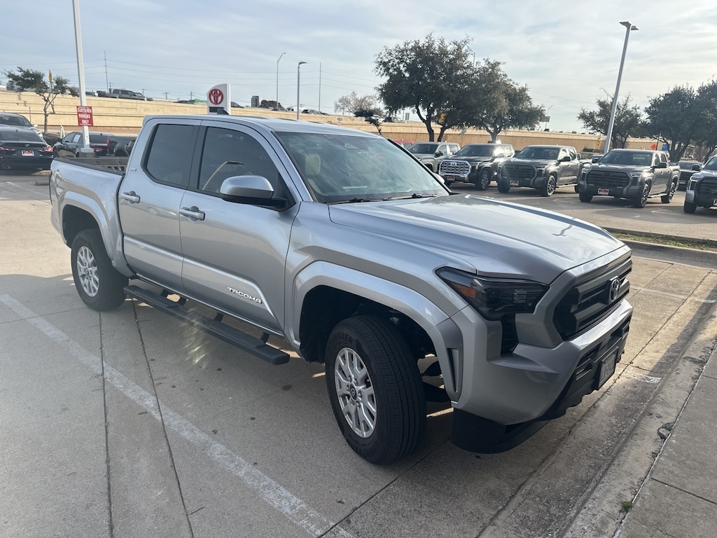 Used 2025 Toyota Tacoma SR5 w/8-in Toyota Audio Multimedia/17-in Styled Al Truck Double Cab