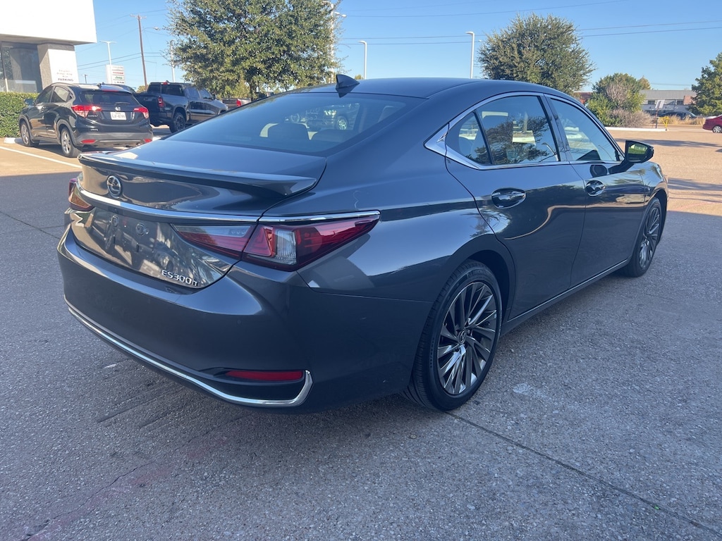 Used 2024 Lexus ES 300h 300h Luxury w/Triple Beam LED Headlamps Sedan