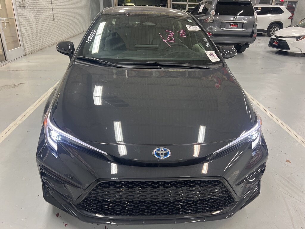 Used 2025 Toyota Corolla Hybrid SE w/18-in Graphite-Colored Alloy Wheels Sedan