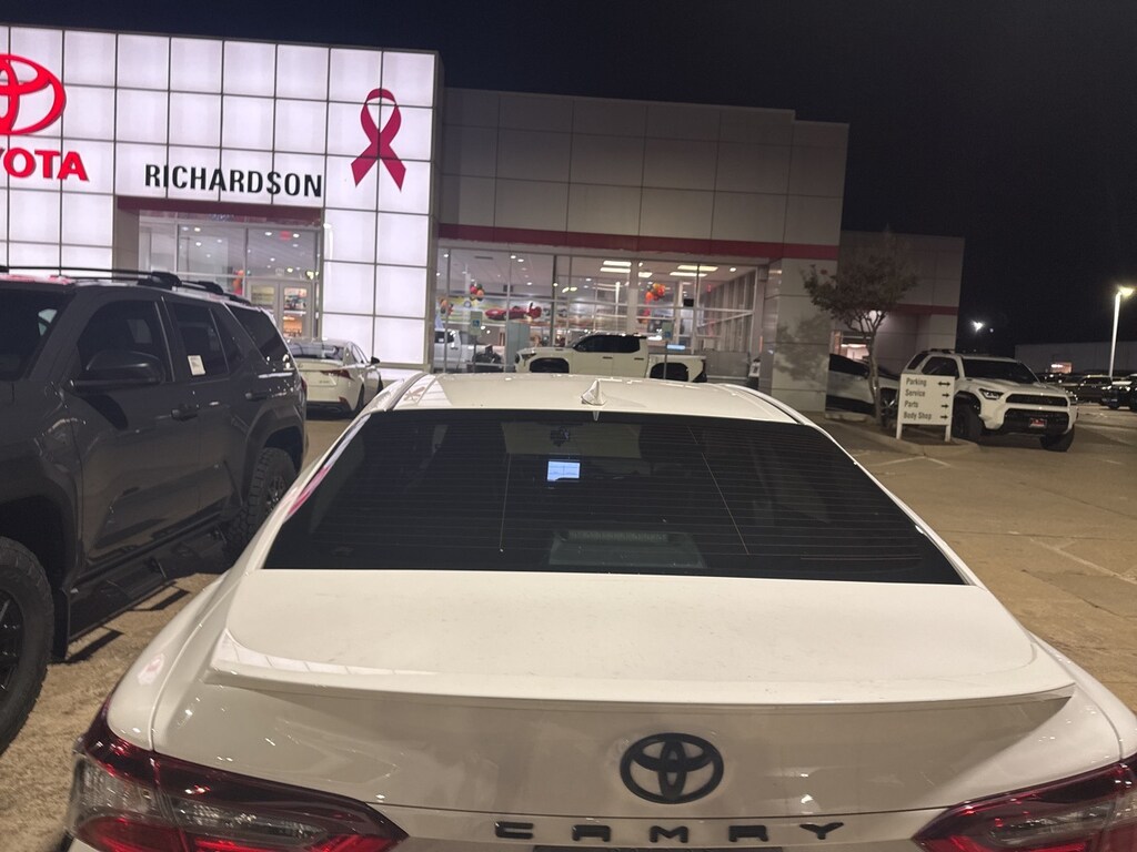 Used 2023 Toyota Camry SE w/18-Inch Alloy Wheels/Apple Carplay Sedan