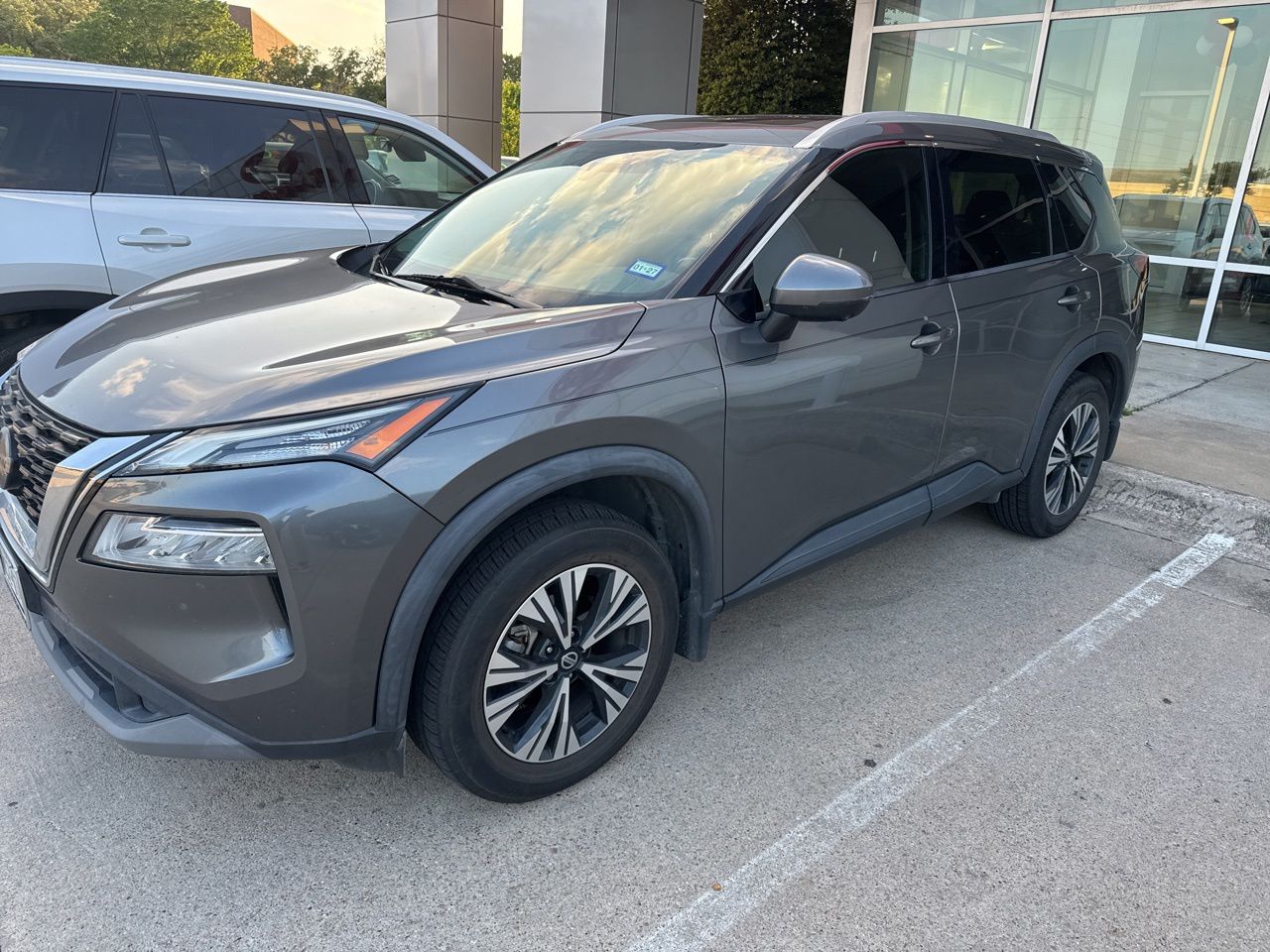 2021 Nissan Rogue SV FWD's photo
