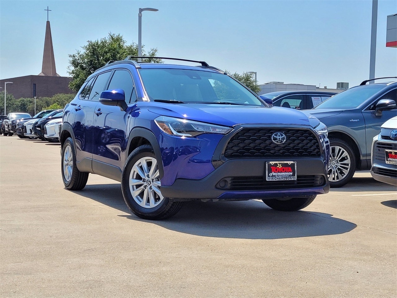 Used 2022 Toyota Corolla Cross LE with VIN 7MUCAAAG3NV006767 for sale in Richardson, TX