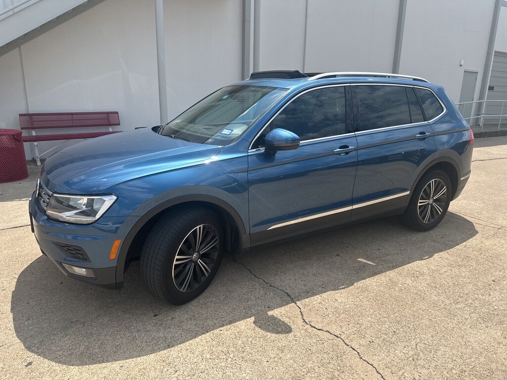 Used 2019 Volkswagen Tiguan 2.0T SEL R-Line w/Moonroof/Navigation SUV