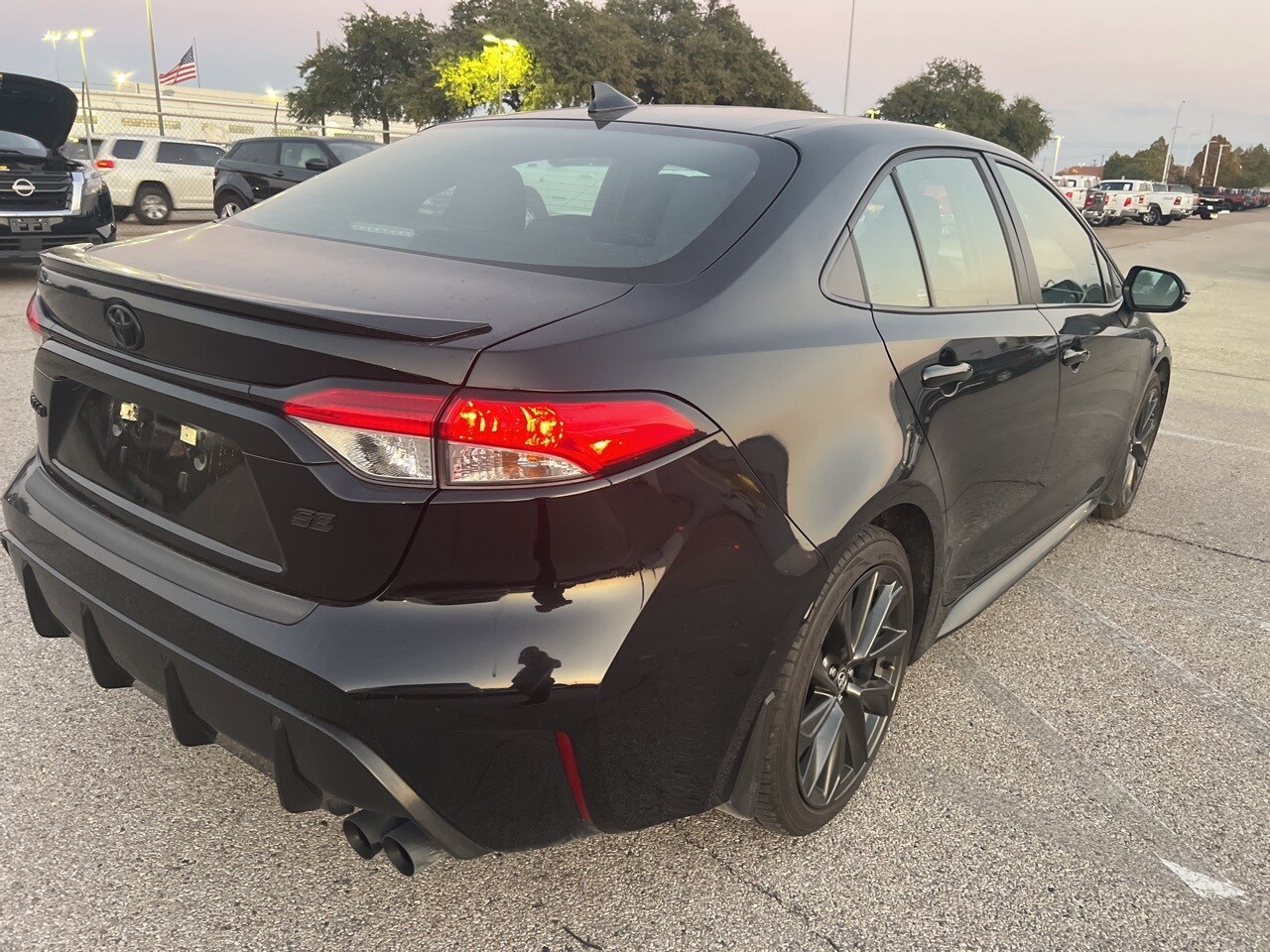 2025 Toyota Corolla SE photo 3