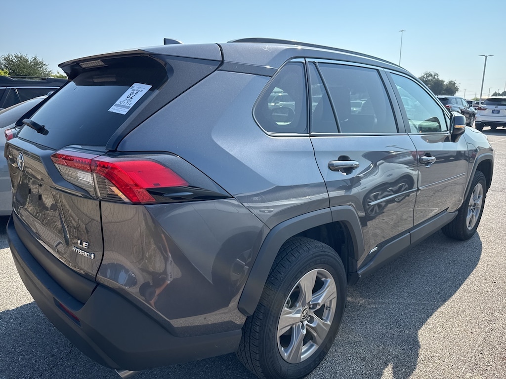 Used 2024 Toyota RAV4 Hybrid LE w/17-in Silver Aluminum Alloy SUV