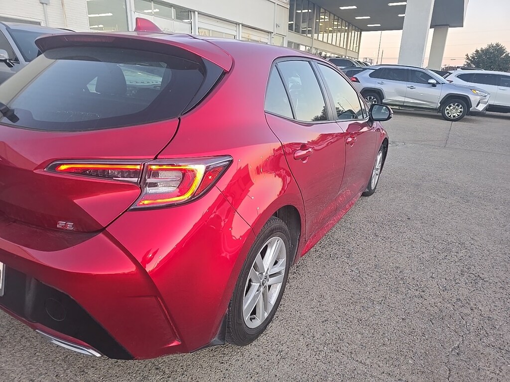 Used 2022 Toyota Corolla Hatchback SE w/16-in Silver Metallic Painted Aluminum Hatchback