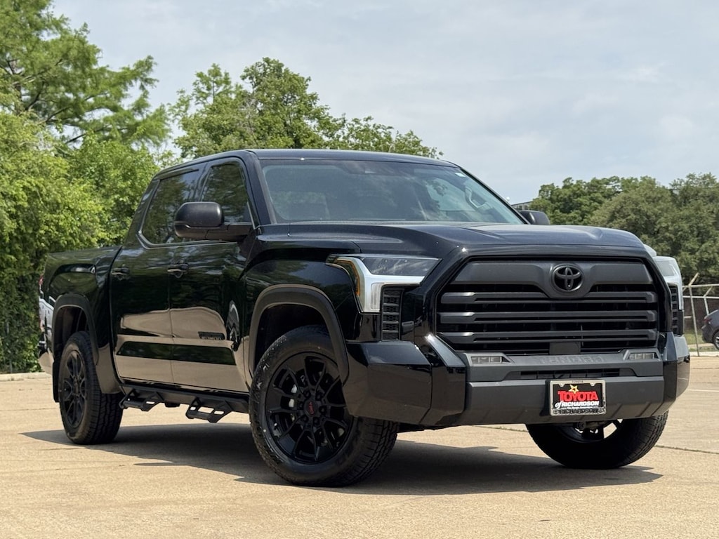 Used 2024 Toyota Tundra SR5 w/Premium Package/18-in Black Alloy Wheels Truck CrewMax