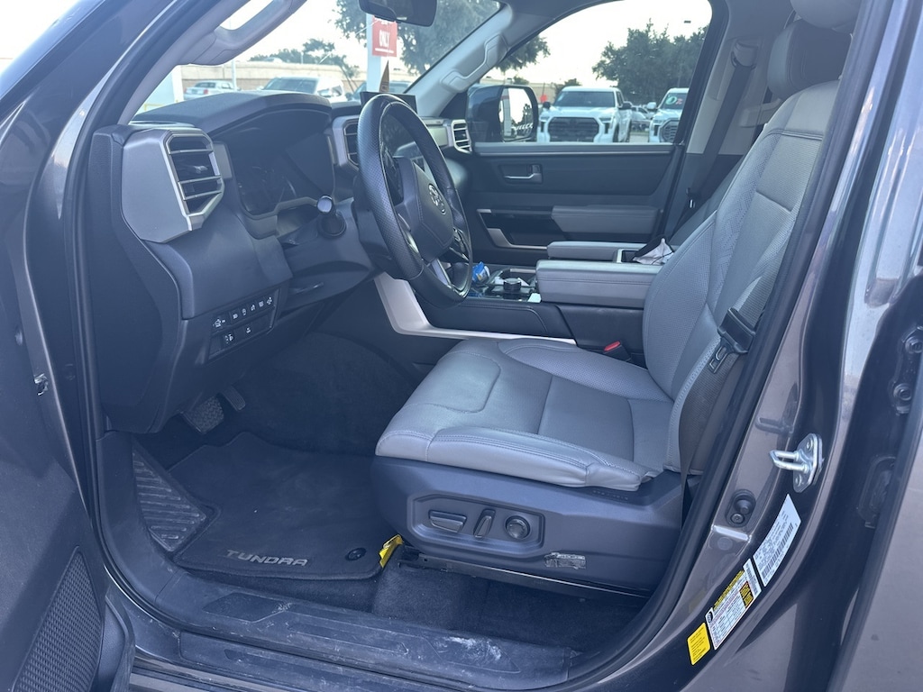 Used 2022 Toyota Tundra Limited w/Leather/Power Pkg/20-in Alloy Truck CrewMax
