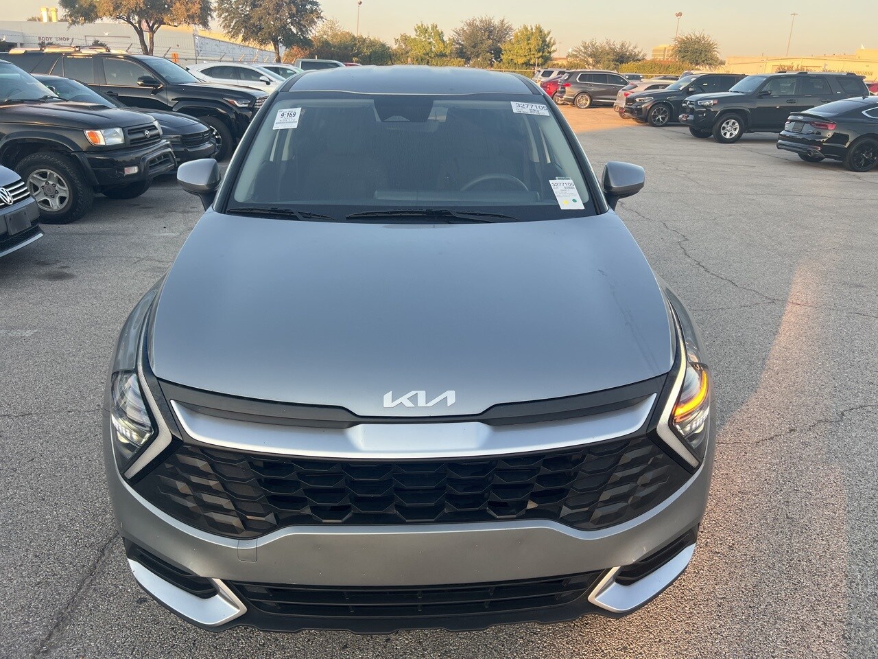 2024 Kia Sportage LX photo 2
