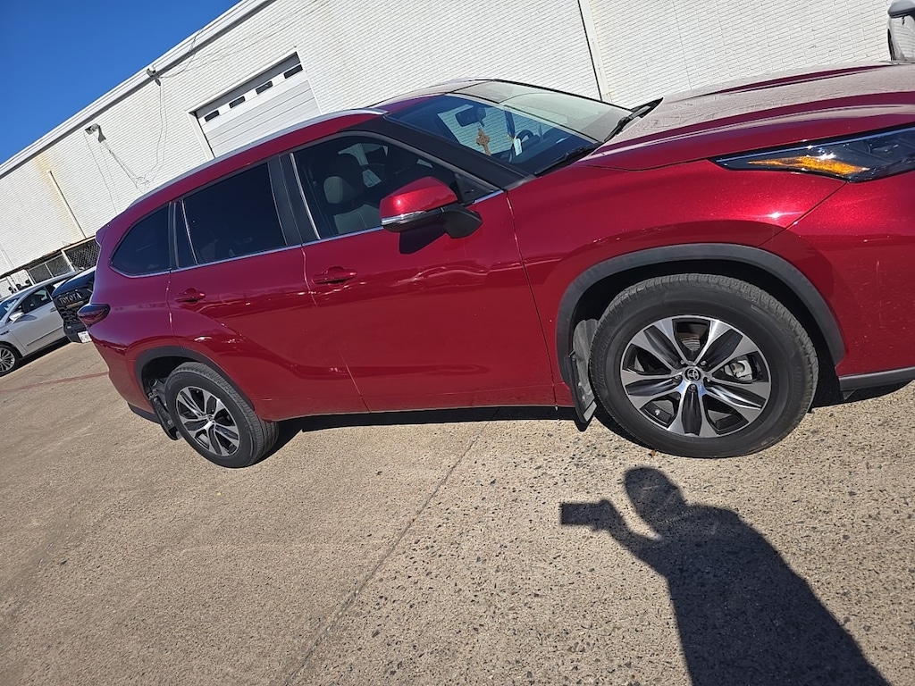 Used 2023 Toyota Highlander XLE SUV