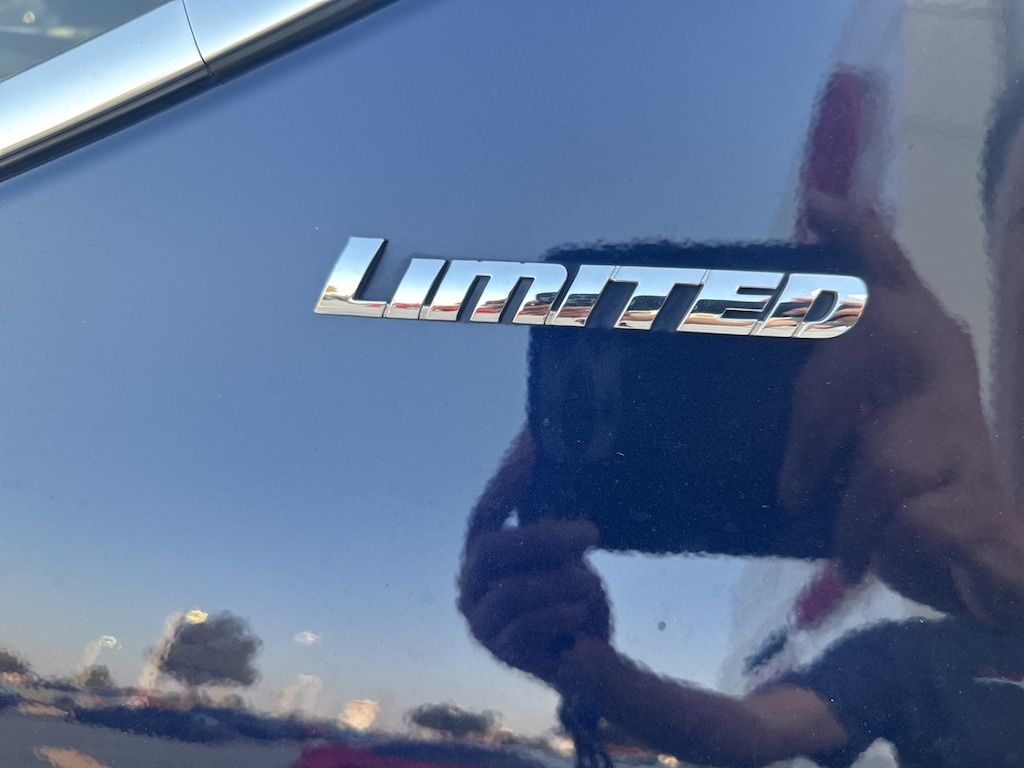 Used 2022 Toyota Tundra Hybrid Limited w/Power Panoramic Roof Truck CrewMax