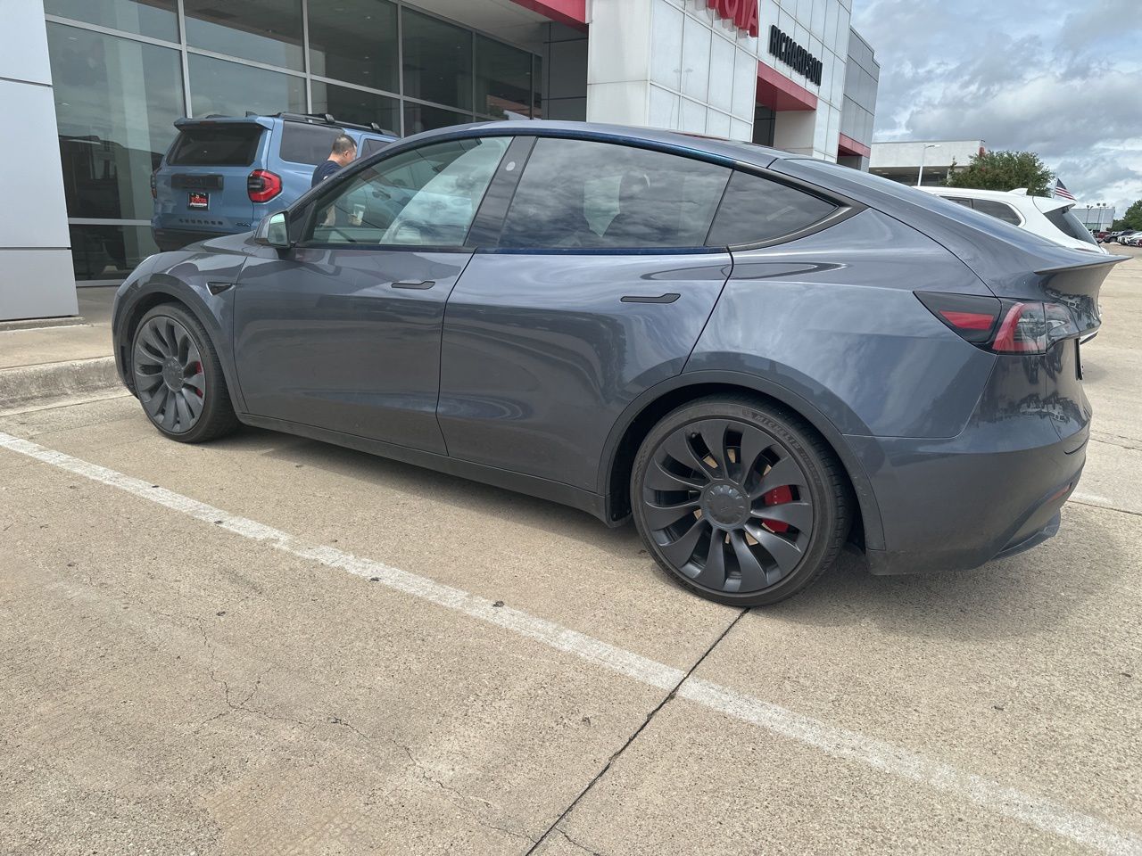 2023 Tesla Model Y's photo