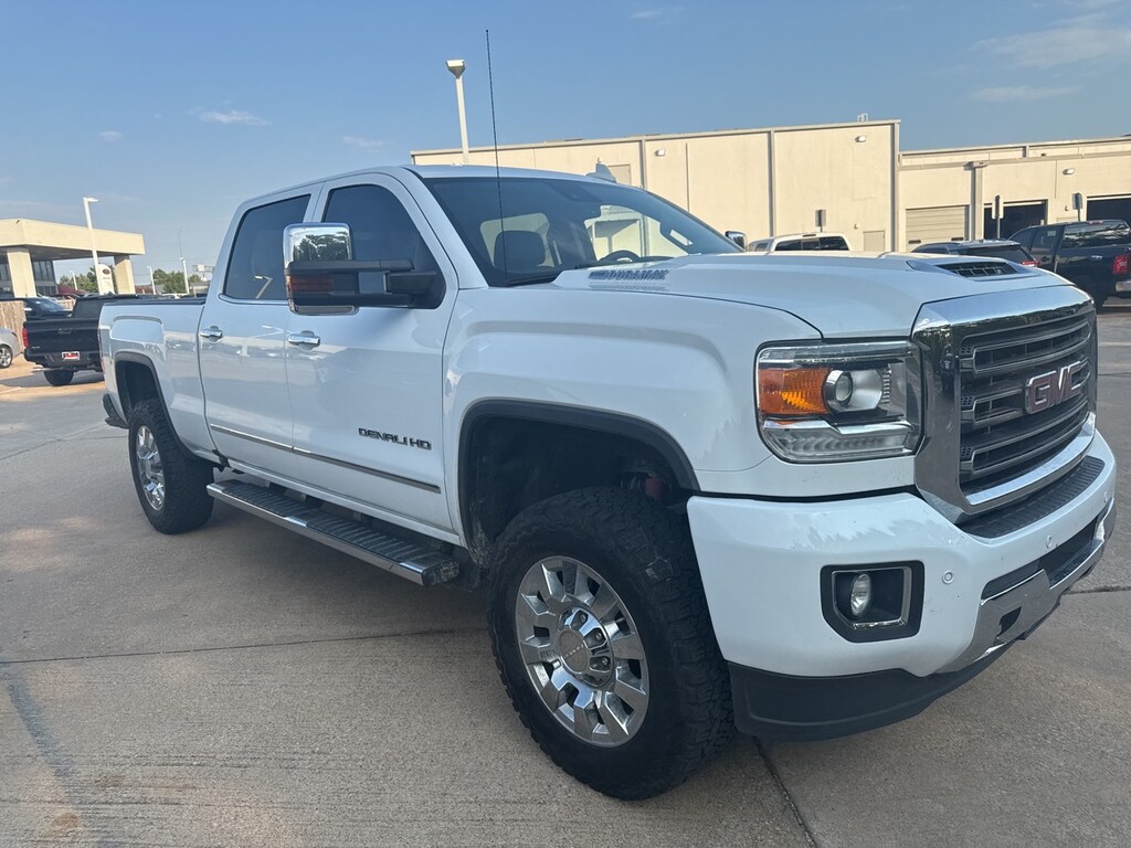 Used 2017 GMC Sierra 2500HD Denali w/Duramax Plus/Off-Road Pkg Truck Crew Cab