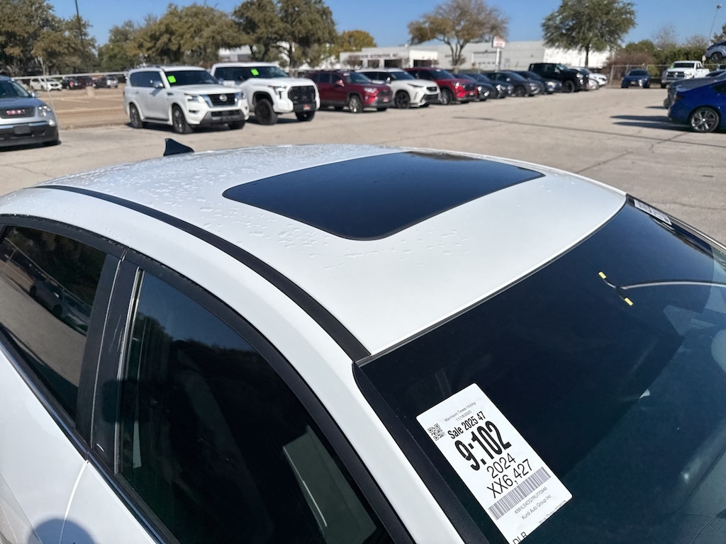 Used 2024 Hyundai Elantra SEL w/Convenience Package/Sunroof/17-in Alloy Sedan