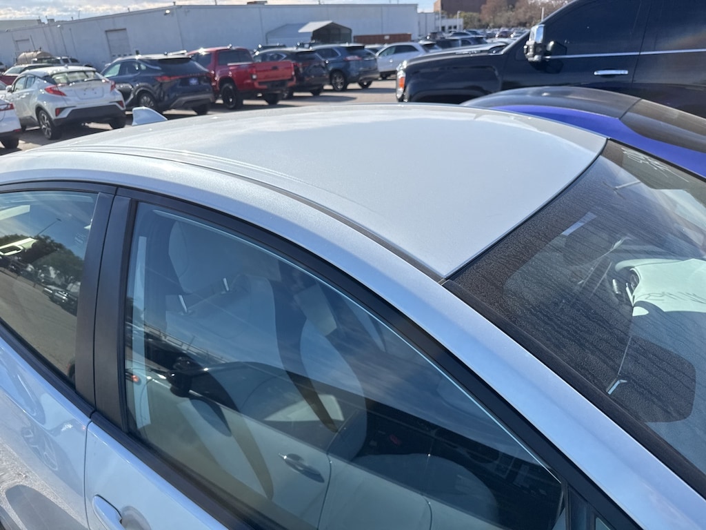 Used 2022 Toyota Prius L Hatchback