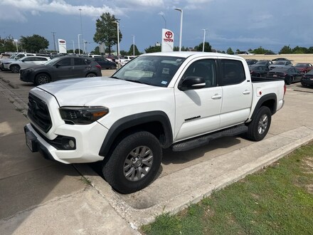2016 Toyota Tacoma SR5 w/16-Inch Silver Alloy Wheels Truck Double Cab