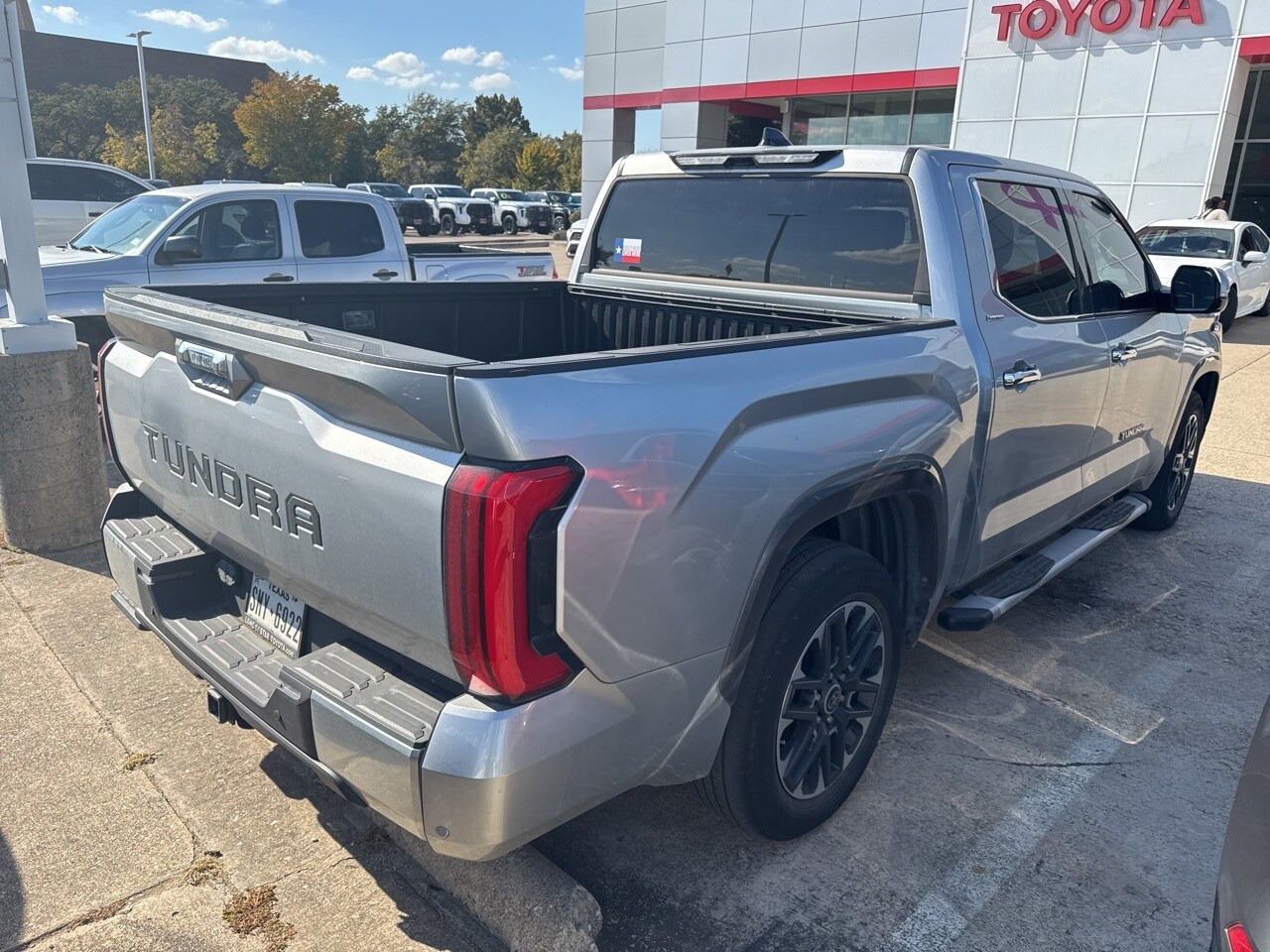 2023 Toyota Tundra Limited photo 3