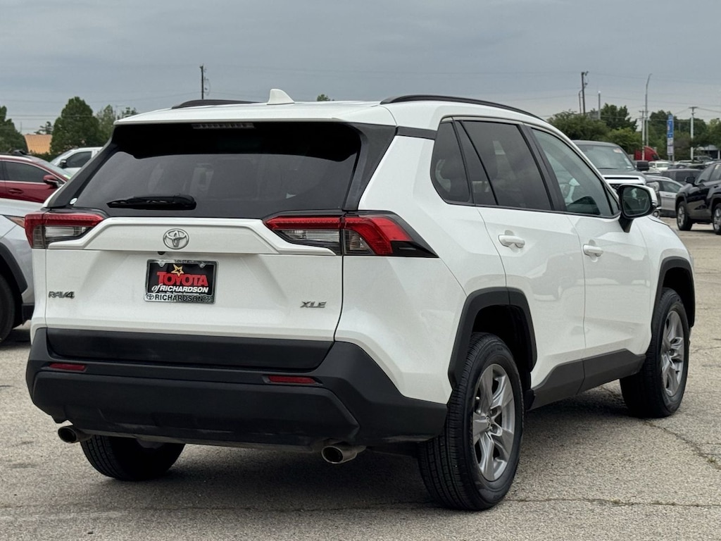 Used 2022 Toyota RAV4 XLE SUV
