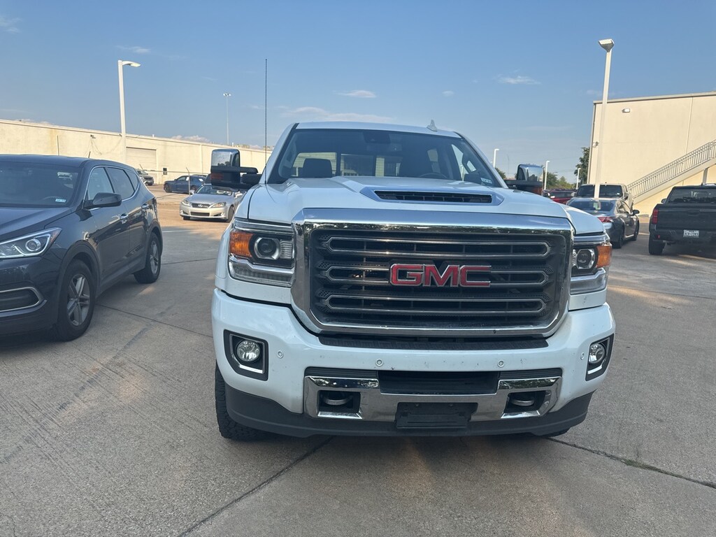 Used 2017 GMC Sierra 2500HD Denali w/Duramax Plus/Off-Road Pkg Truck Crew Cab