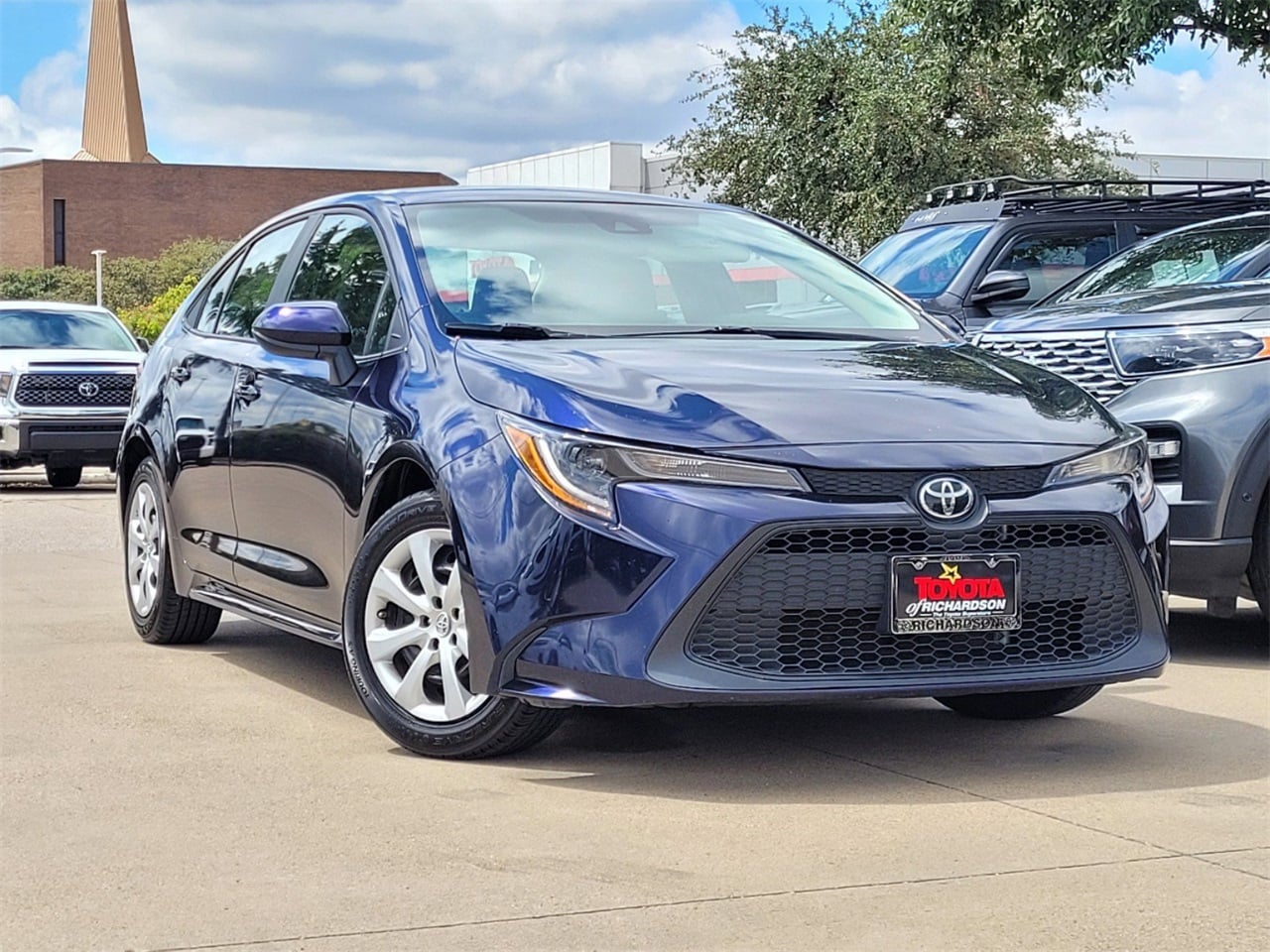 Used 2022 Toyota Corolla LE with VIN 5YFEPMAE4NP343250 for sale in Richardson, TX