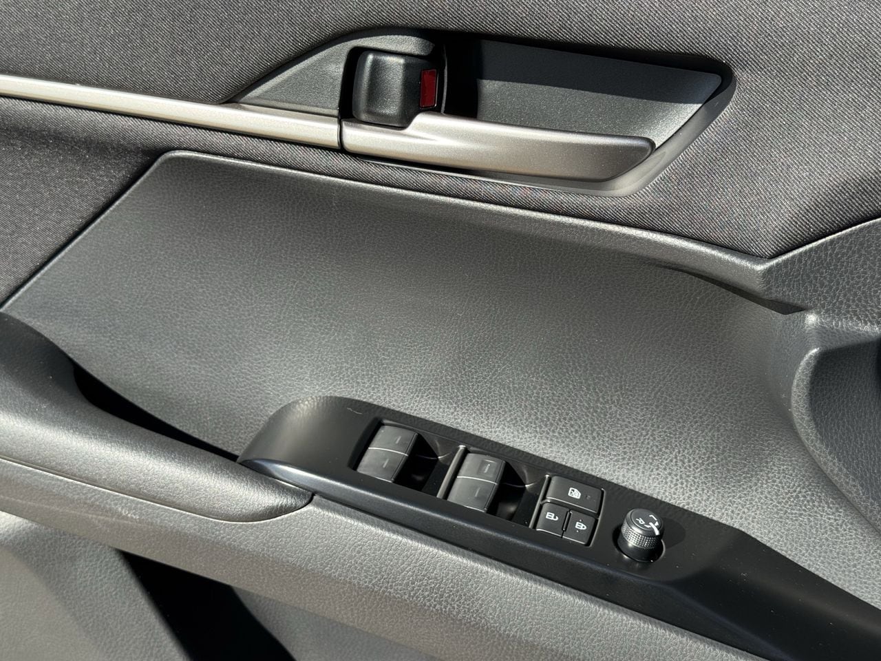 2026 Toyota Camry LE - Photo 21