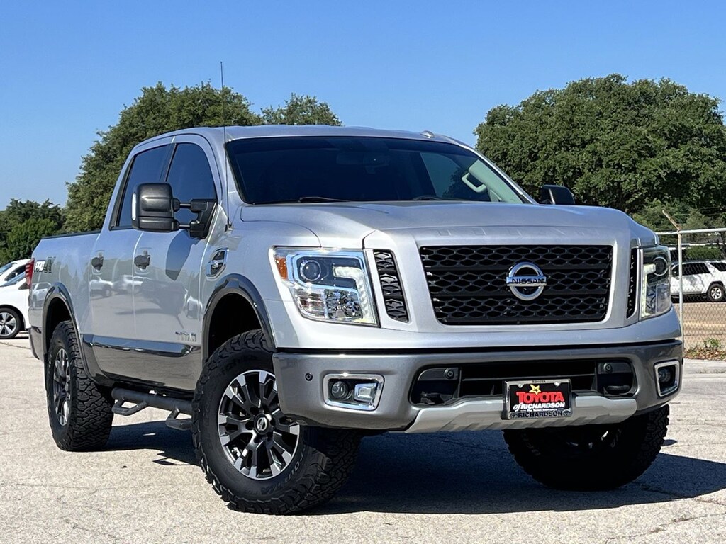 Used 2017 Nissan Titan PRO-4X w/Luxury/Convenience Package Truck Crew Cab
