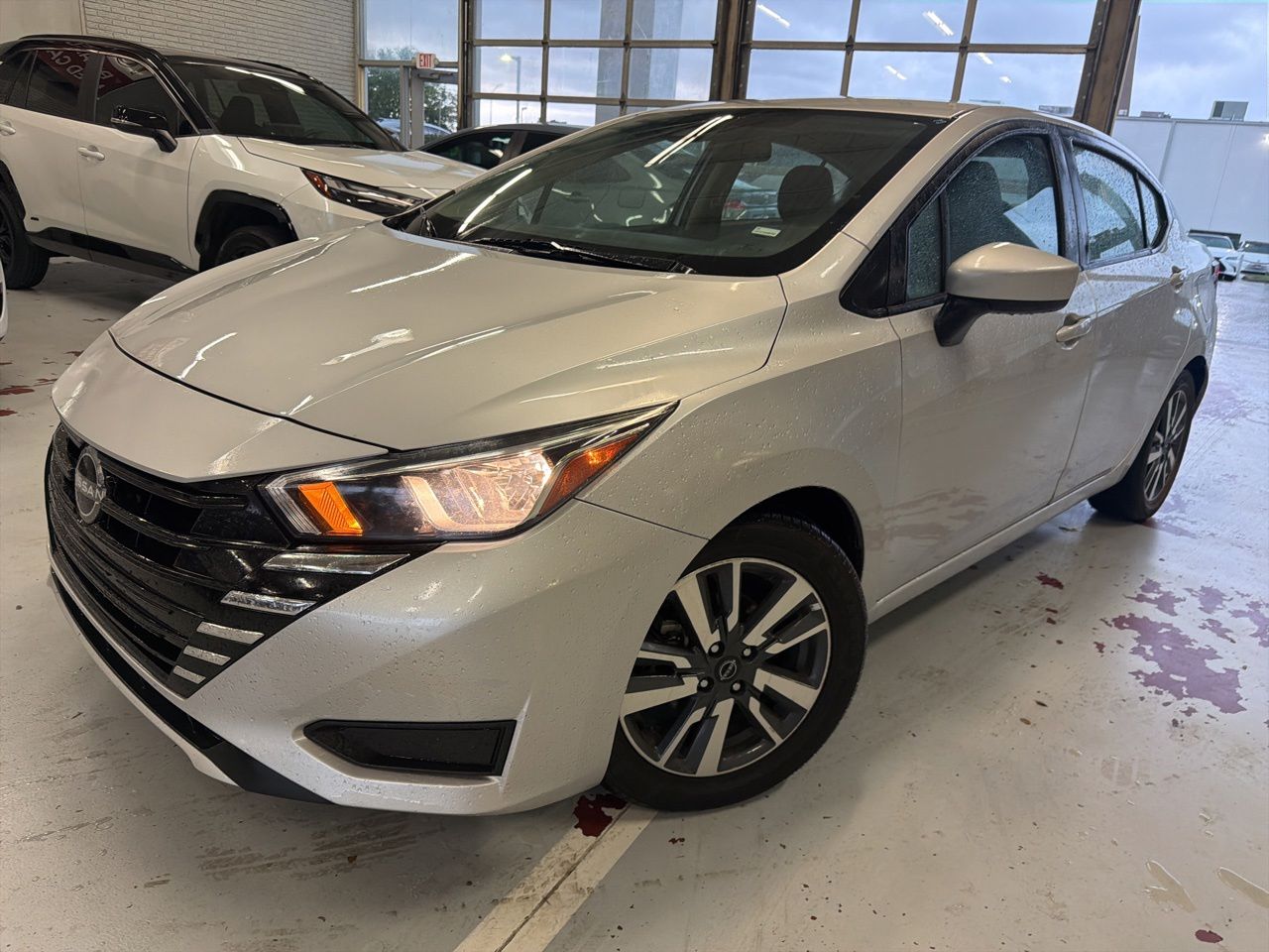 2023 Nissan Versa's photo