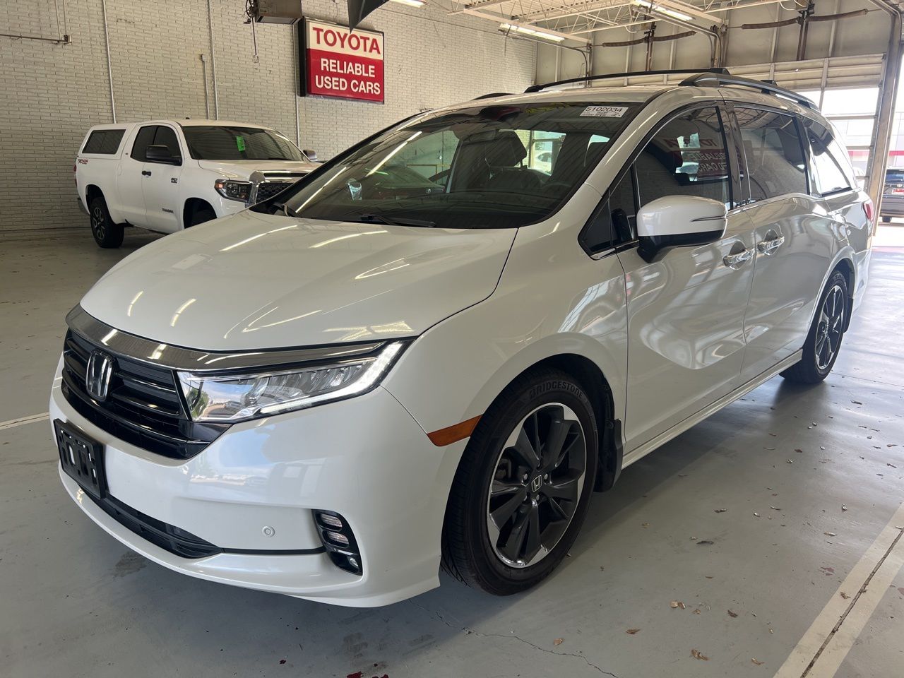 2022 Honda Odyssey Elite's photo