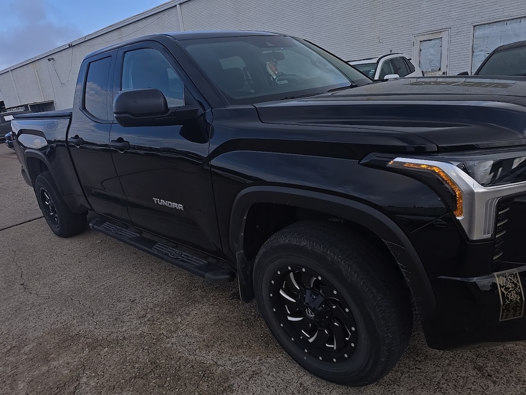 Used 2023 Toyota Tundra SR5 w/18-Inch Black Alloy Wheels Truck Double Cab