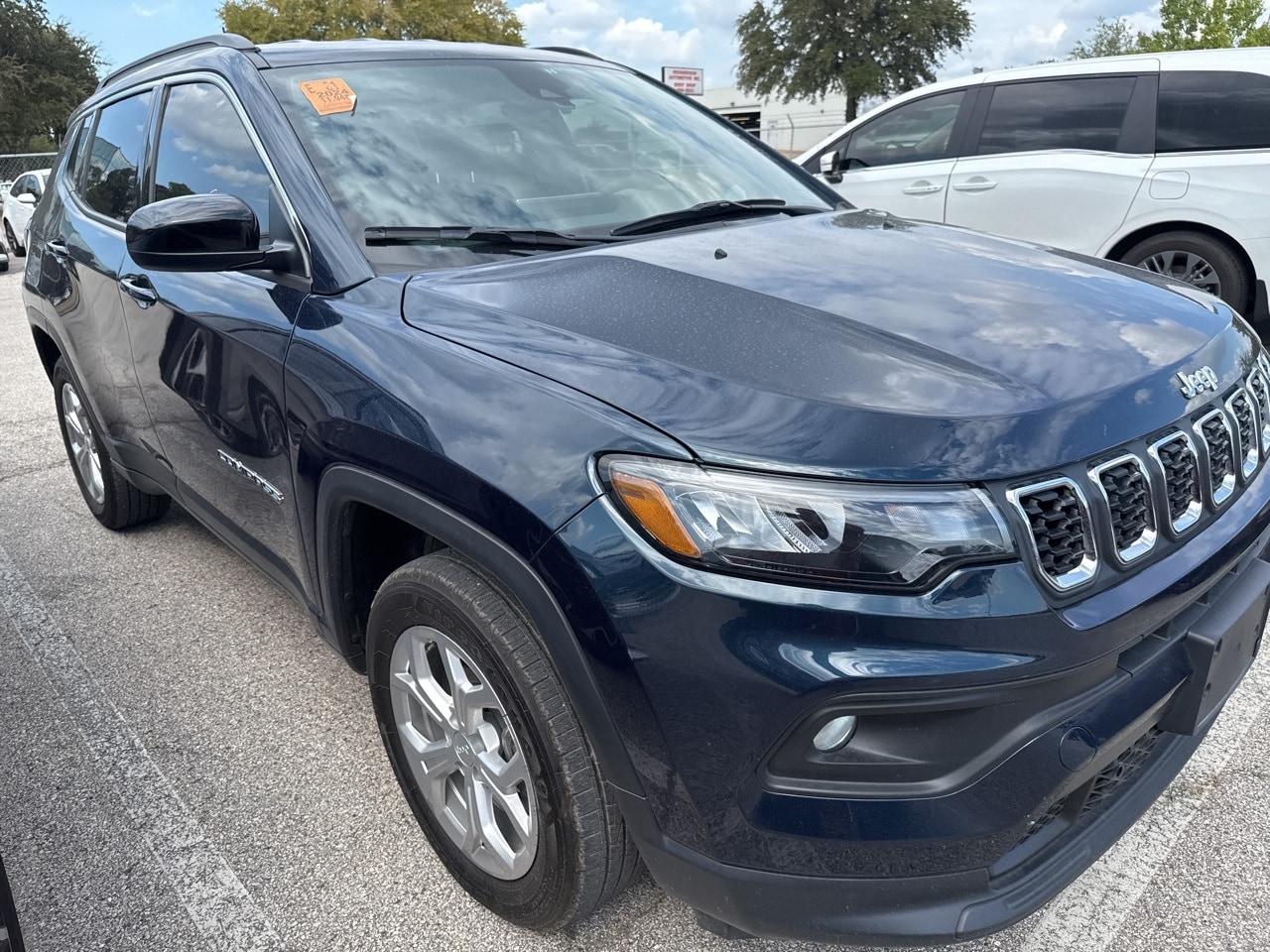 2024 Jeep Compass Latitude photo 2