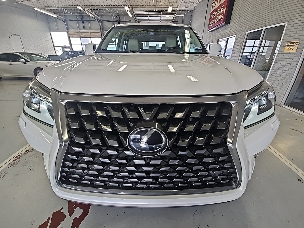 2020 Lexus GX 460 Luxury photo 2
