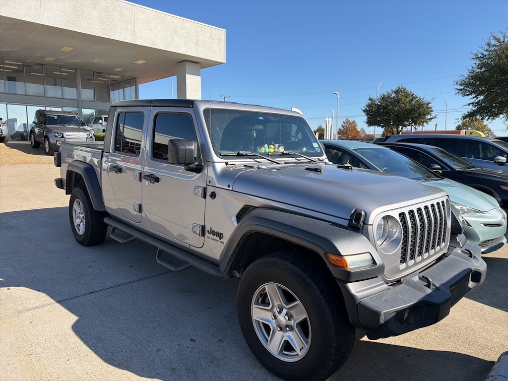 Used 2020 Jeep Gladiator Sport w/Technology Pkg/Convenience Pkg/17-in Alloy Truck Crew Cab