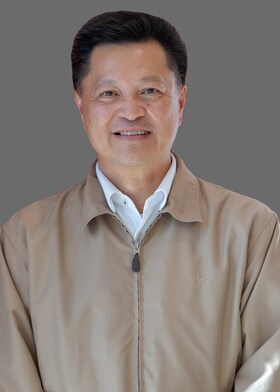 Staff member Dexter Tchen from ID_39ac47e5fe96