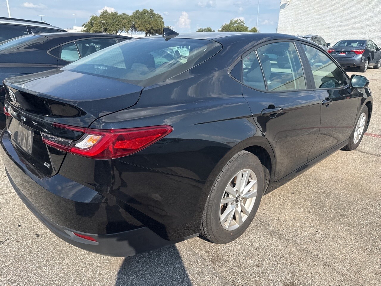 2025 Toyota Camry LE photo 4