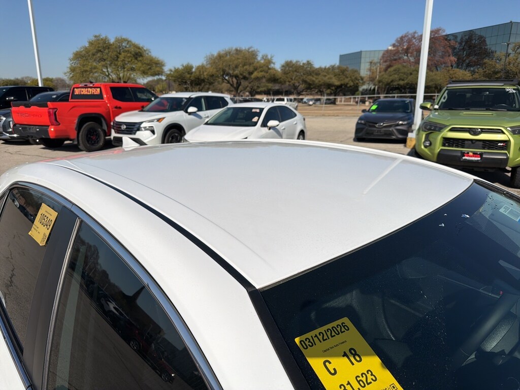 Used 2024 Toyota Camry SE w/18-Inch x 8J Alloy Wheels/Black Out Badges Sedan