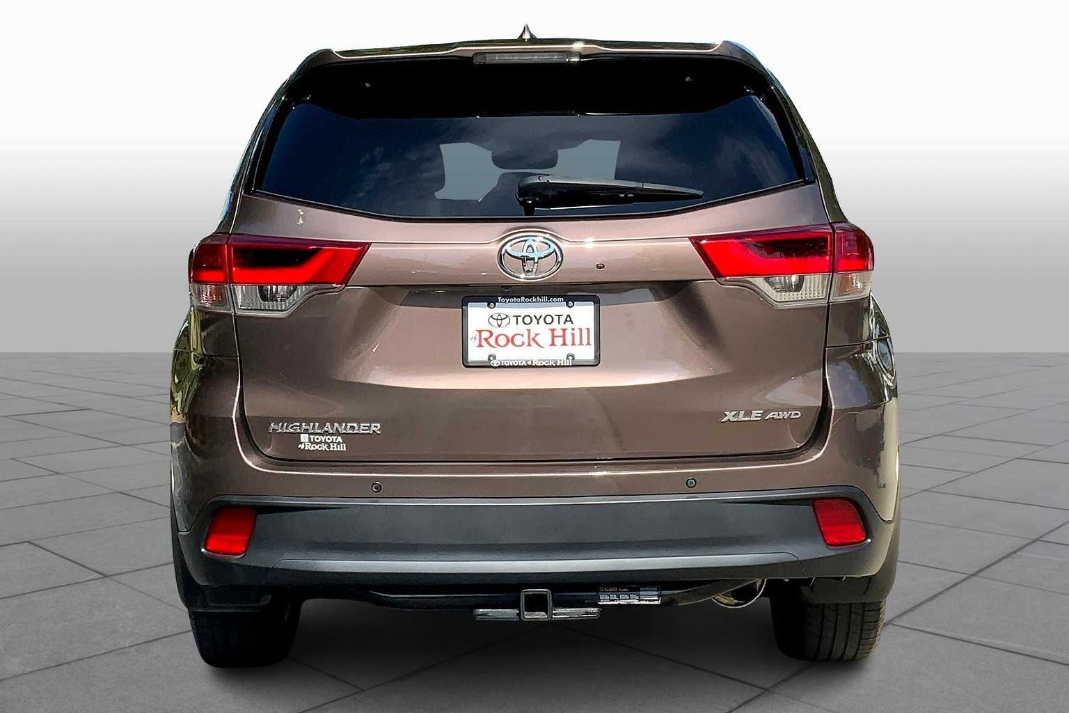 2017 Toyota Highlander XLE photo 3