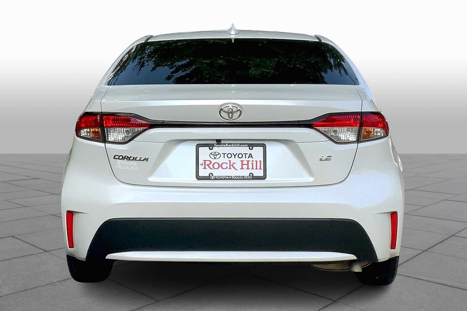 2022 Toyota Corolla LE photo 3
