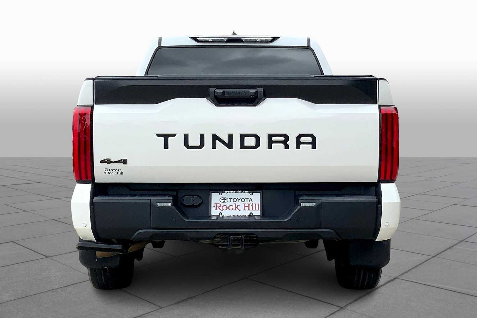 2022 Toyota Tundra SR5 CrewMax photo 3