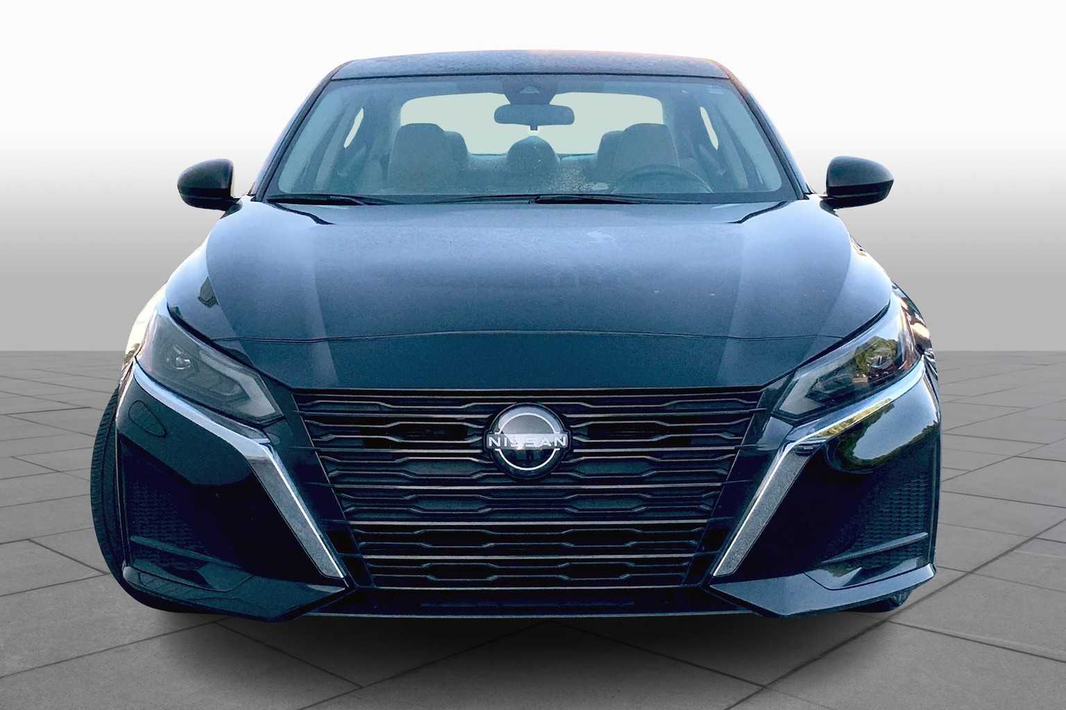 2024 Nissan Altima 2.5 SV photo 2
