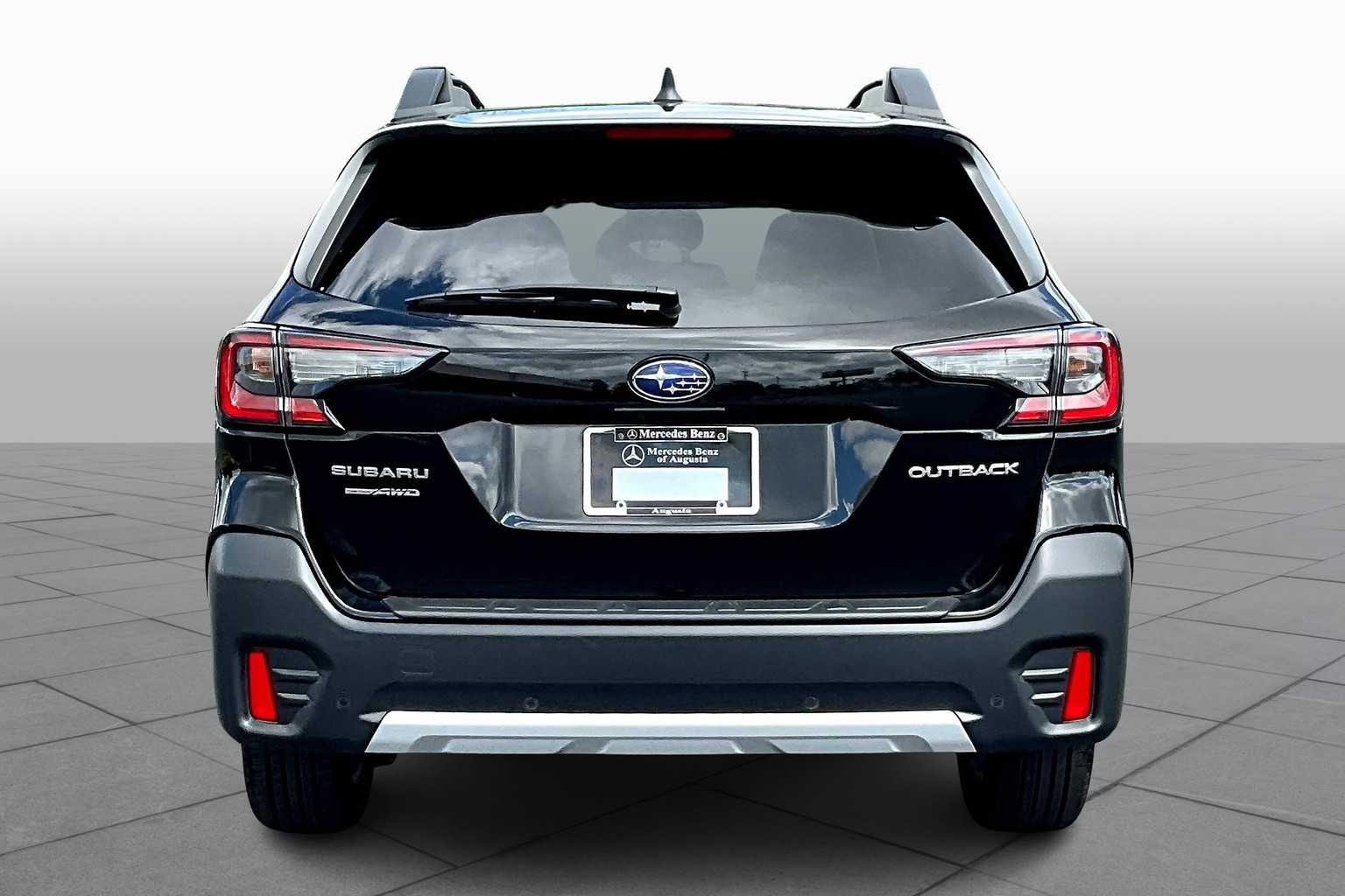 2022 Subaru Outback Limited photo 3